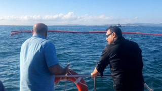 Днес стартира източването на мазута от потъналия край Созопол кораб