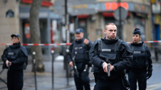 Въоръжен наръга до смърт две жени в Париж, преди да бъде ликвидиран