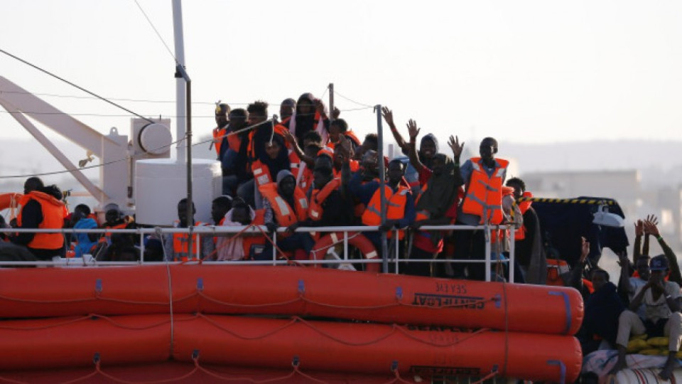 Нов казус с кораб с мигранти край Сицилия | StandartNews.com