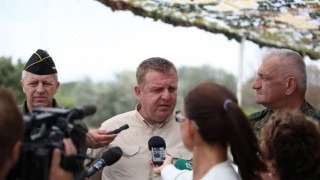 Каракачанов: В условия на финансов недоимък хората от ВВС дават всичко от себе си