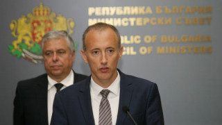 Образователният министър: Уволнението на директора на НИМХ е неуместно