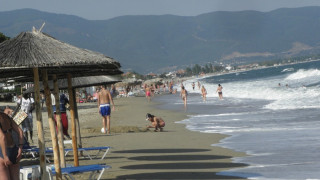 Водата край всички плажове по Черноморието е чиста