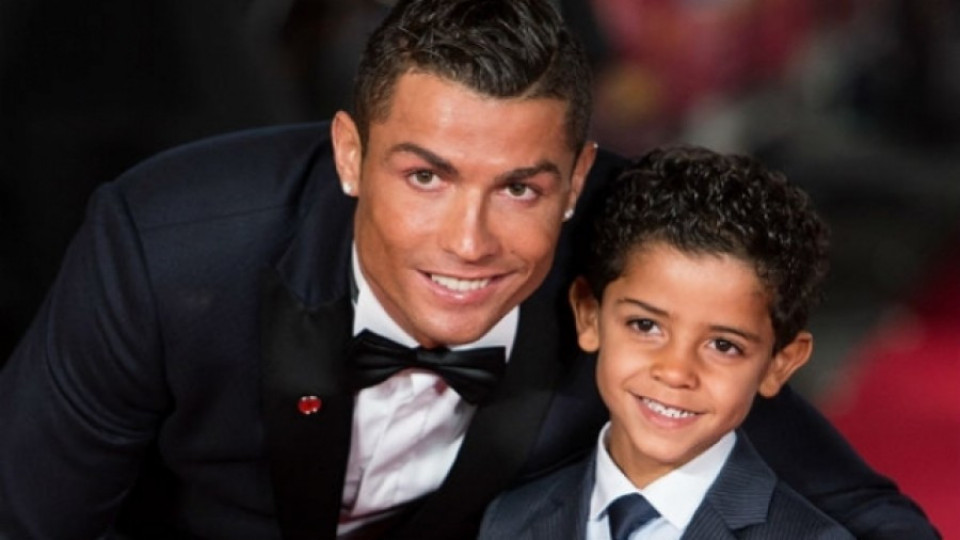 Роналдо изпуска, но синът му е точен | StandartNews.com
