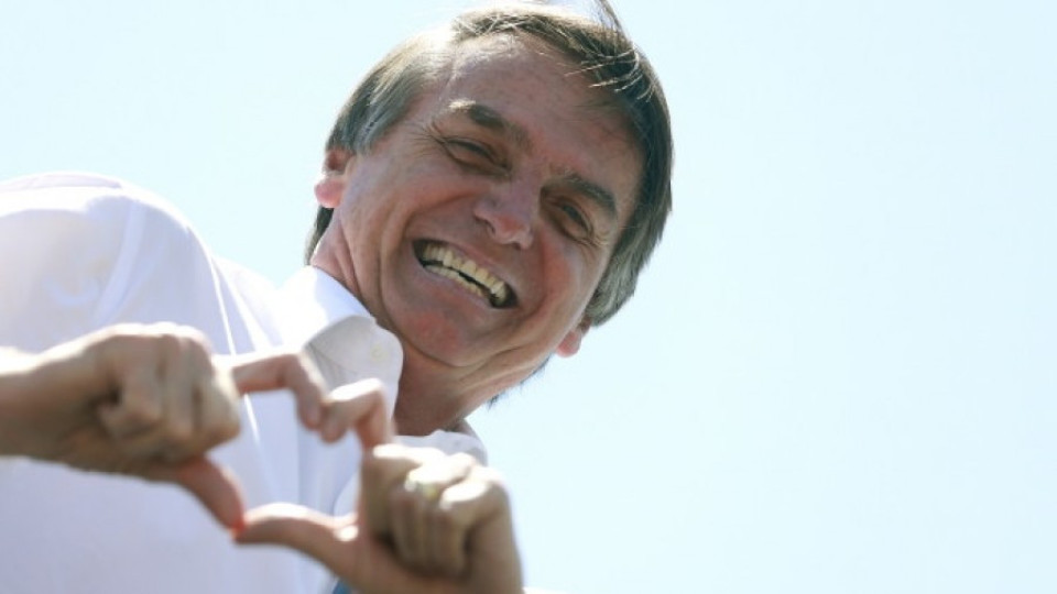 Бразилски кандидат-президент беше намушкан по време на митинг | StandartNews.com