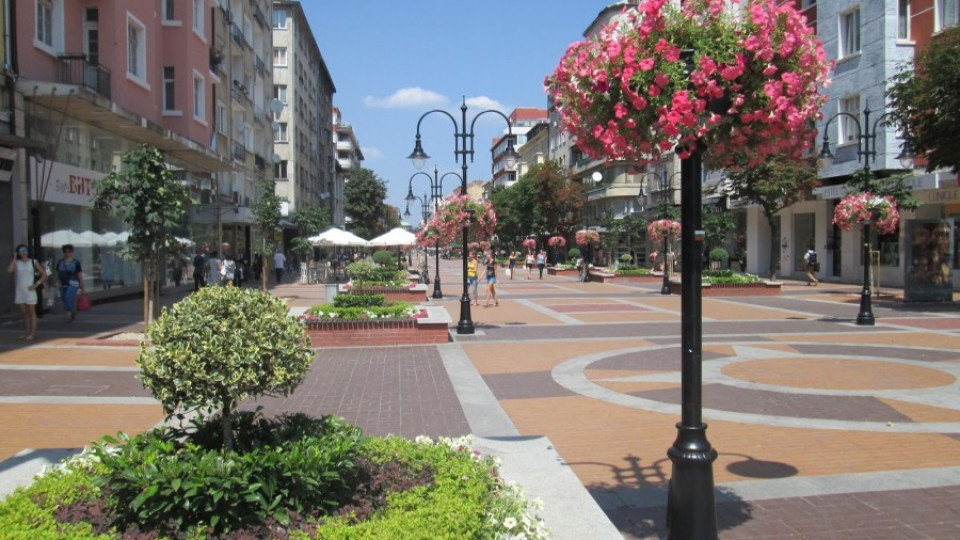 Общината в София ще преразгледа наредбата за столове и маси по тротоарите | StandartNews.com