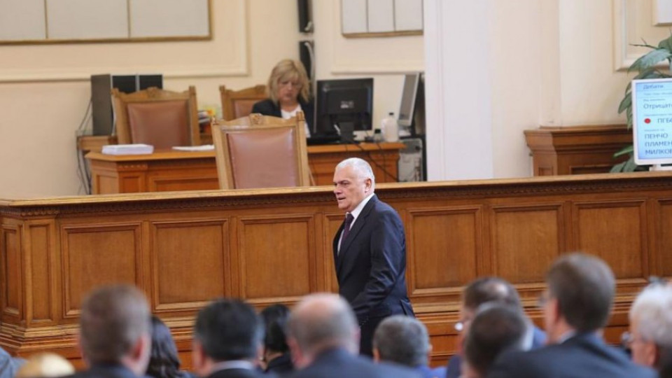Депутатският брат Илия Стоилов напуснал легално границите на България | StandartNews.com