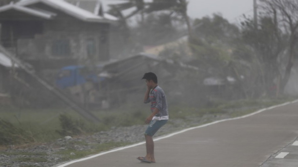 Най-малко 25 души са загинали на Филипините заради тайфуна „Мангхут” | StandartNews.com