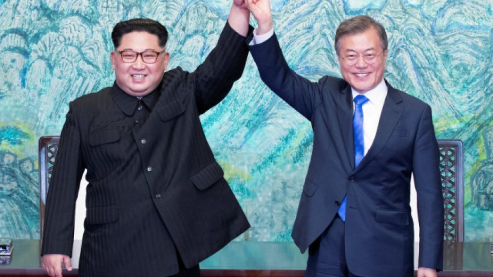 Лидерът на Южна Корея за първи път на посещение в Пхенян | StandartNews.com