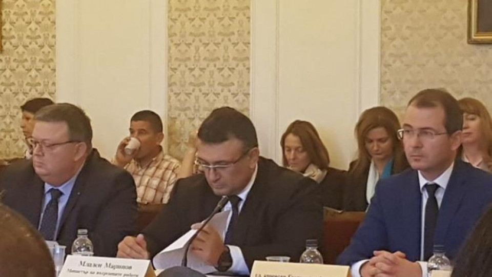 Младен Маринов участва в заседание на комисията на НС за борба с контрабандата | StandartNews.com