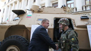Каракачанов: Българската армия е в ръцете на обществото и е инструмент за неговата защита
