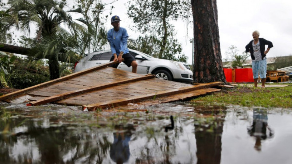 Ураганът "Майкъл" взе жертва, остави без ток 400 000 домакинства във Флорида | StandartNews.com