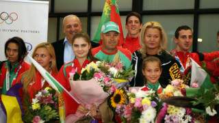 Медалистите ни от младежката олимпиада се прибраха в България