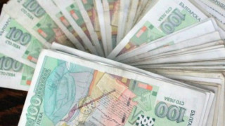Заемите бият по  ръст депозитите