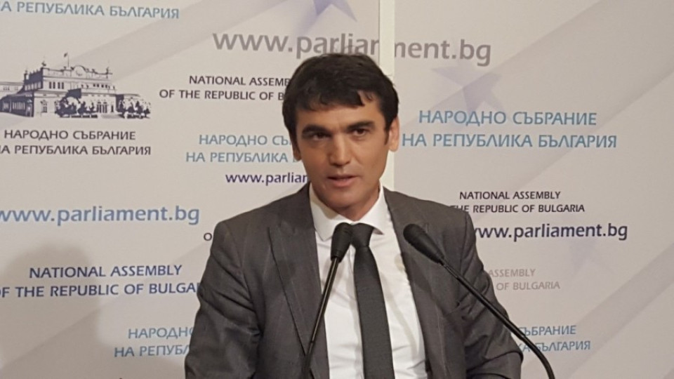 Андон Дончев: Агенцията за българите в чужбина има твърде големи права | StandartNews.com