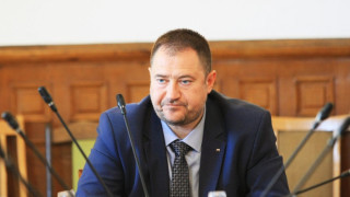 Повдигнаха обвинение на шефа и на гл. секретар на Агенцията за българите в чужбина