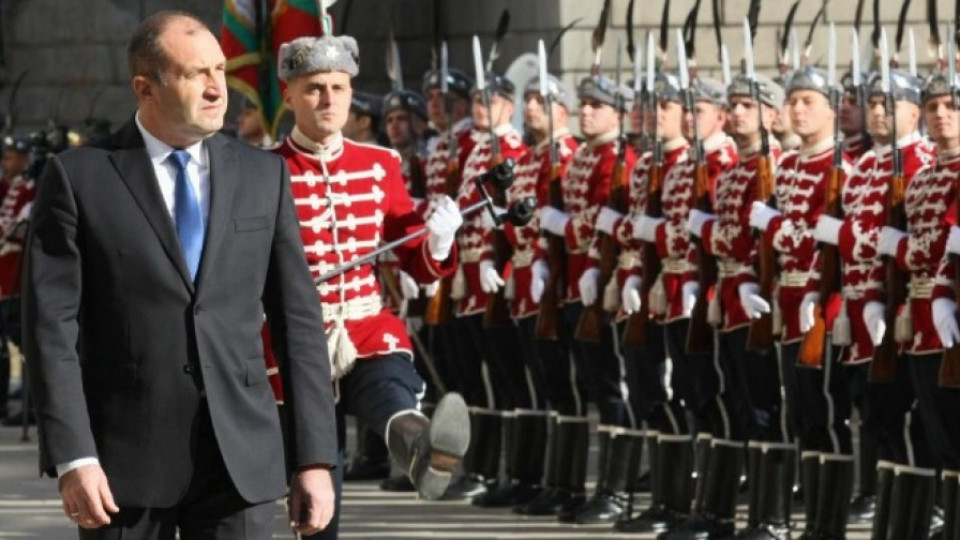 Президентът: Призовавам народа да пребори унинието, мрака, безразличието и моралната криза, за да пребъде България | StandartNews.com
