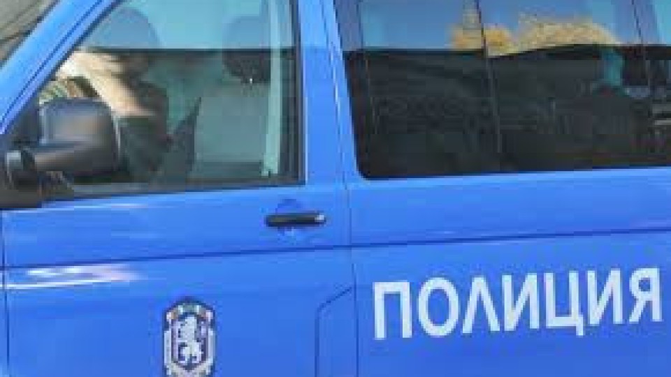 Счупиха витрина на офис на ГЕРБ в Перник | StandartNews.com