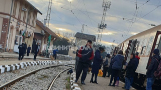 Издирват жена с дете за убийството във влака
