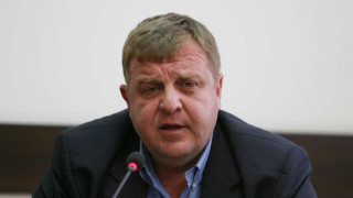 Каракачанов: Кабинетът е стабилен и след оставката