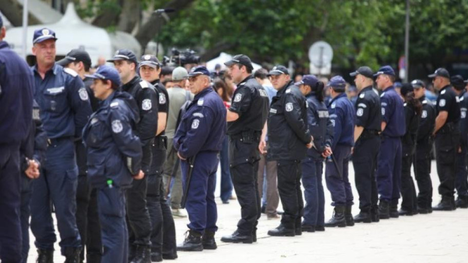2000 полицаи пазят протестите днес | StandartNews.com
