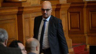 Сливен поиска оставка на депутата си Петров