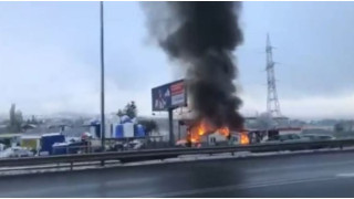 Пожар гори на Околовръстното шосе на София