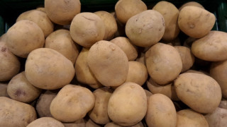 Германски картофи с етикети, че са български