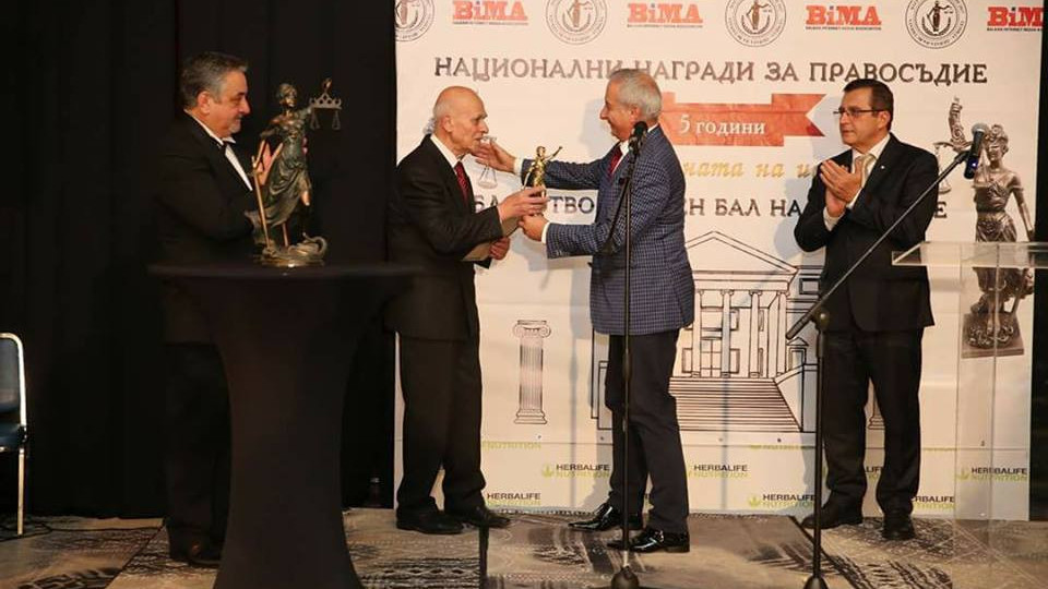 Огнян Герджиков оценява юристи за правосъдни награди | StandartNews.com