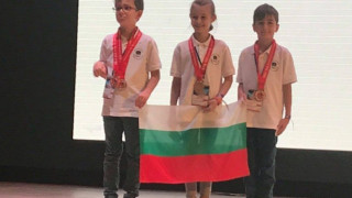Бронзови отличия за млади математици  в Куала Лумпур