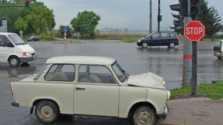 Пенсионер с трабантче блъсна пешеходец в Бургас