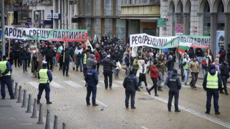 В ПЕТЪЧНИЯ "СТАНДАРТ": Протестът утихна, маските паднаха | StandartNews.com