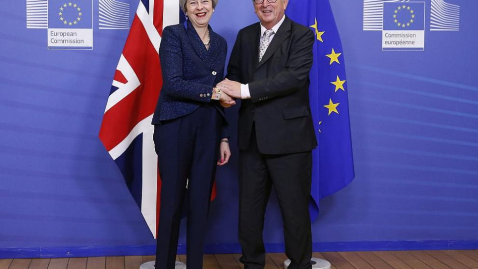 Юнкер обяви развода между ЕС и Лондон за тъжен ден | StandartNews.com