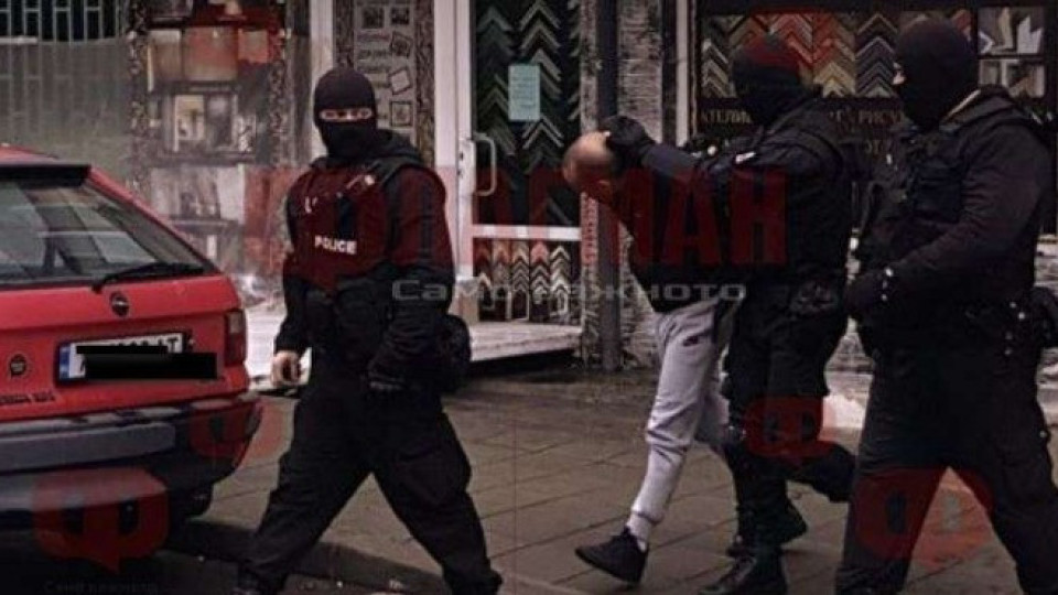 Обиск за дрога и арест във фенклуб на Левски | StandartNews.com