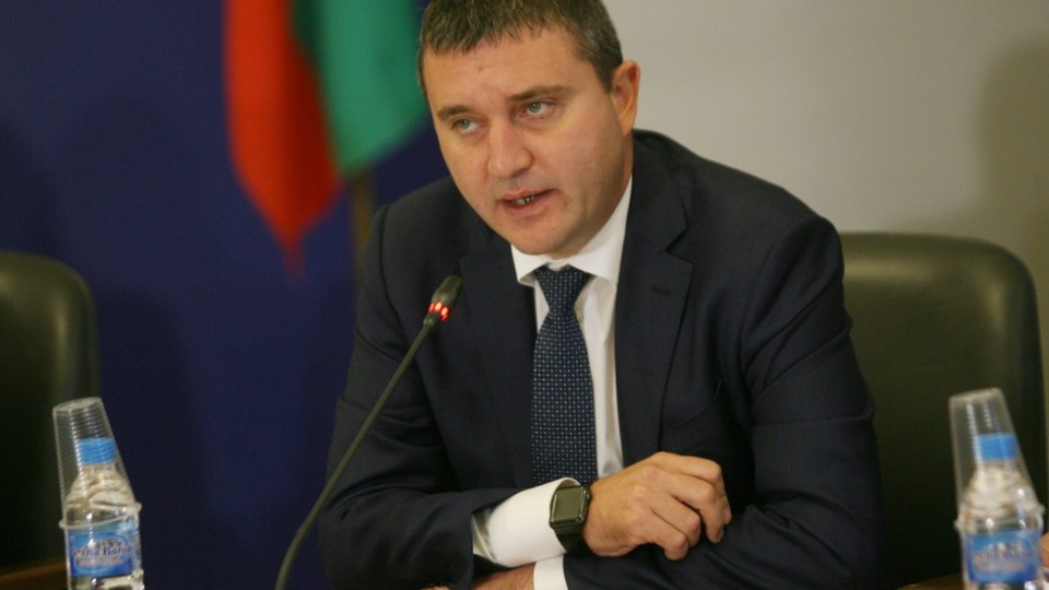 Започва проверката на жилището на министър Горанов | StandartNews.com