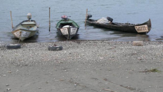 Село Попина брани лодкостоянката си