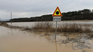 Река Велека затвори пътя Ахтопол - Синеморец