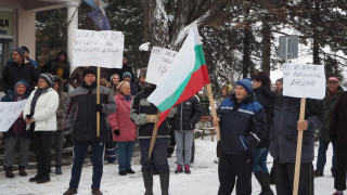 Жители на община Самуил на екопротест в село Богданци