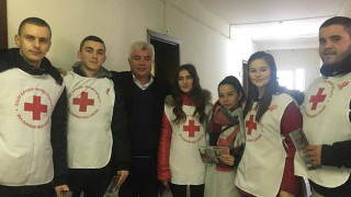 Млади червенокръстци от Момчилград с антиспин кампания