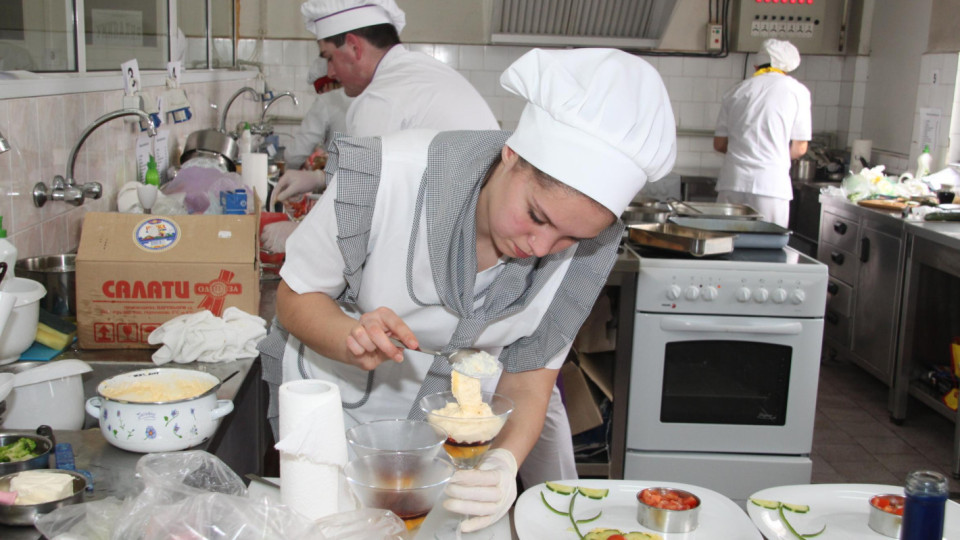"На върха на ножа" събира кулинари в Русе | StandartNews.com