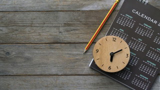 Може да въртим стрелките на часовника още 3 г.