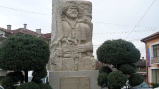 Откриват паметник на Кара Кольо в Тополовград