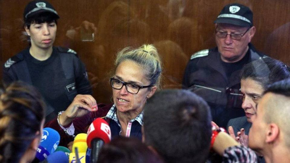 Последно: Иванчева и Петрова остават в ареста | StandartNews.com