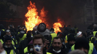 Протестите отложиха почти целия кръг във Франция
