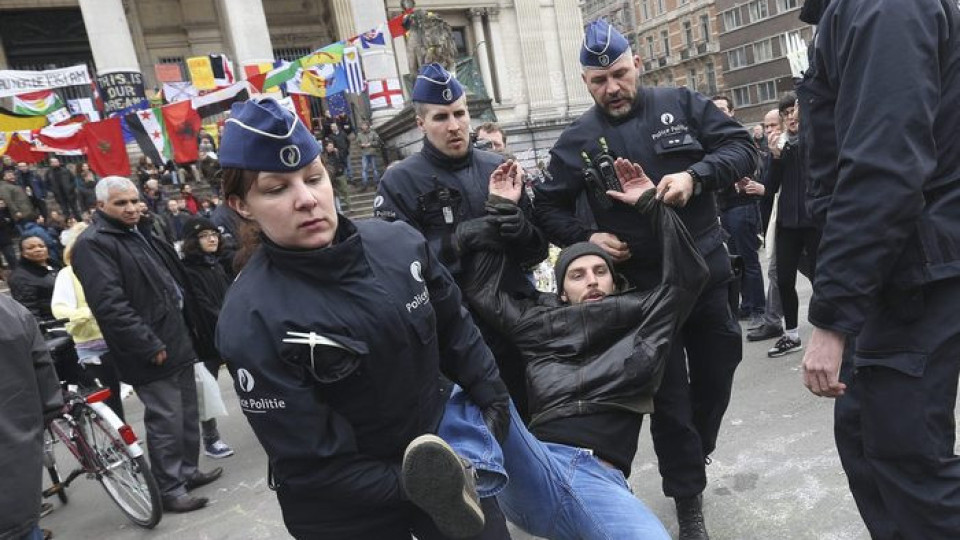 Жълтите жилетки щурмуваха европарламента в Брюксел | StandartNews.com