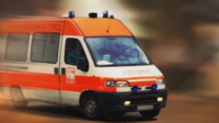 Кошмар на пътя в Подбалкана: жена загина, 7 ранени