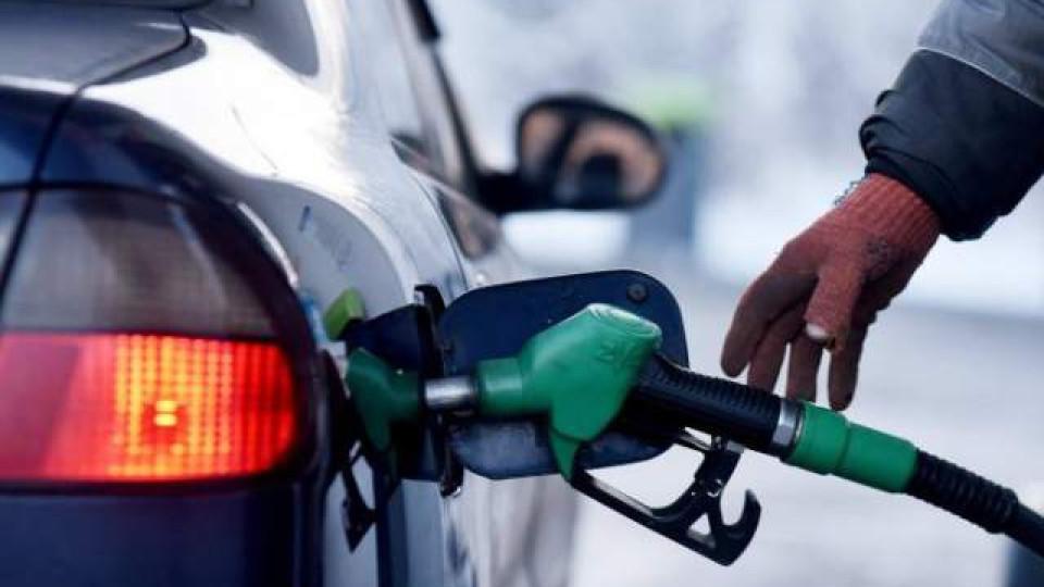 Бензин и дизел надолу с 6 стотинки за седмица | StandartNews.com