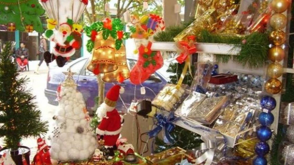 Цвета Караянчева посети благотворителния  базар в Кърджали | StandartNews.com
