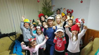 Работилница на Дядо Коледа отвори врати  в село Баня