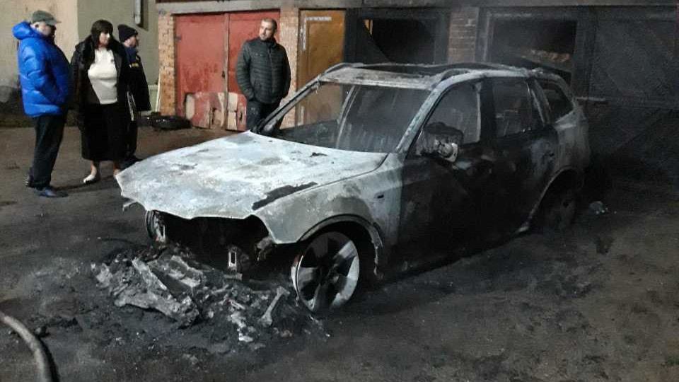 Палеж на коли в Добрич, разследват сплашване | StandartNews.com