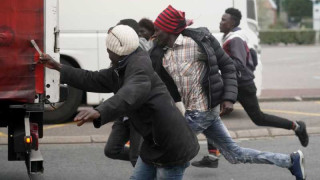 300 мигранти опитаха да проникнат в „Комеди-Франсез“
